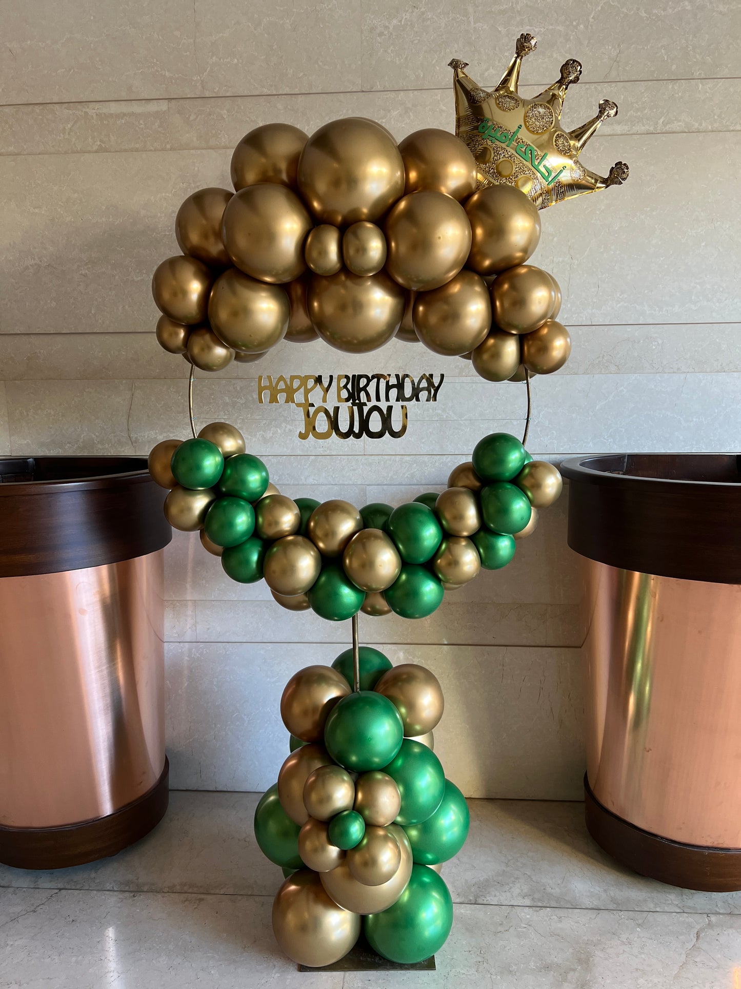 Birthday arrangement circle