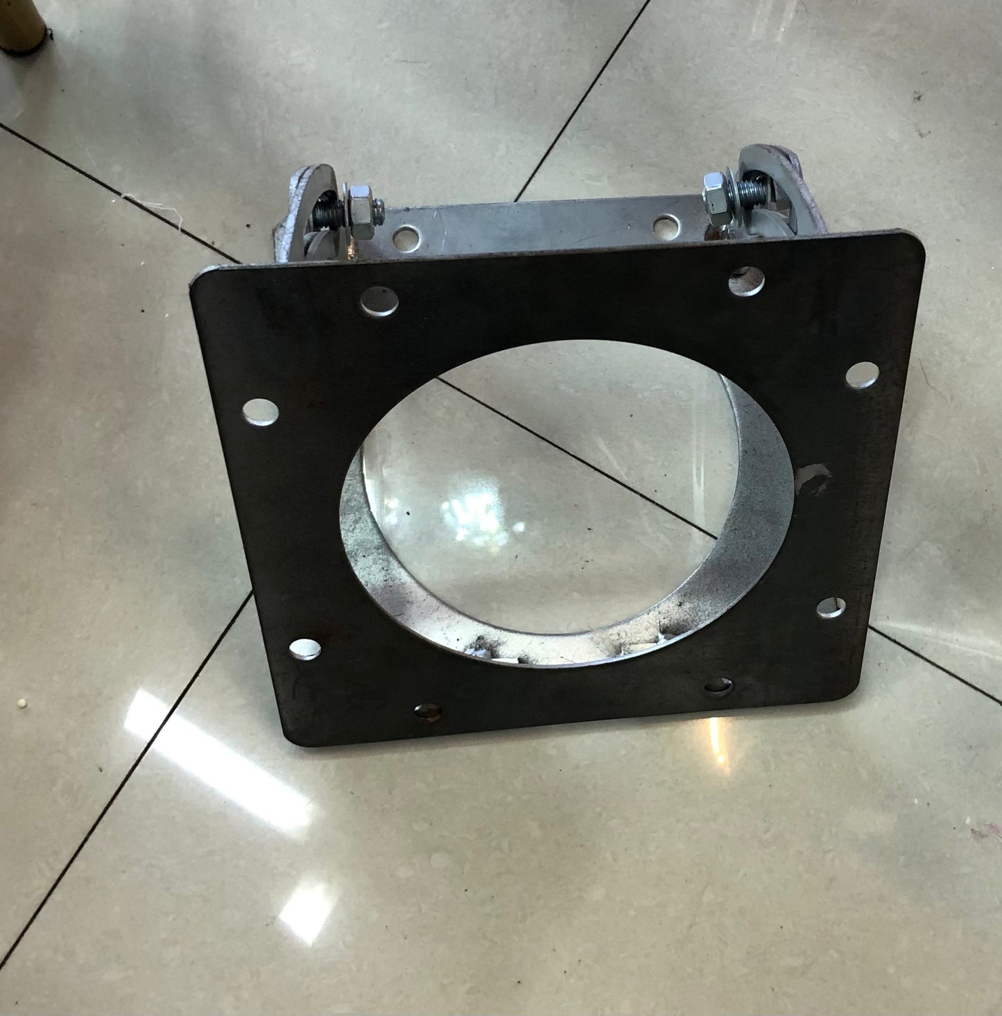 N258 Corner of The Frame