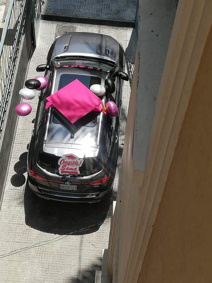Graduation car decorations-20