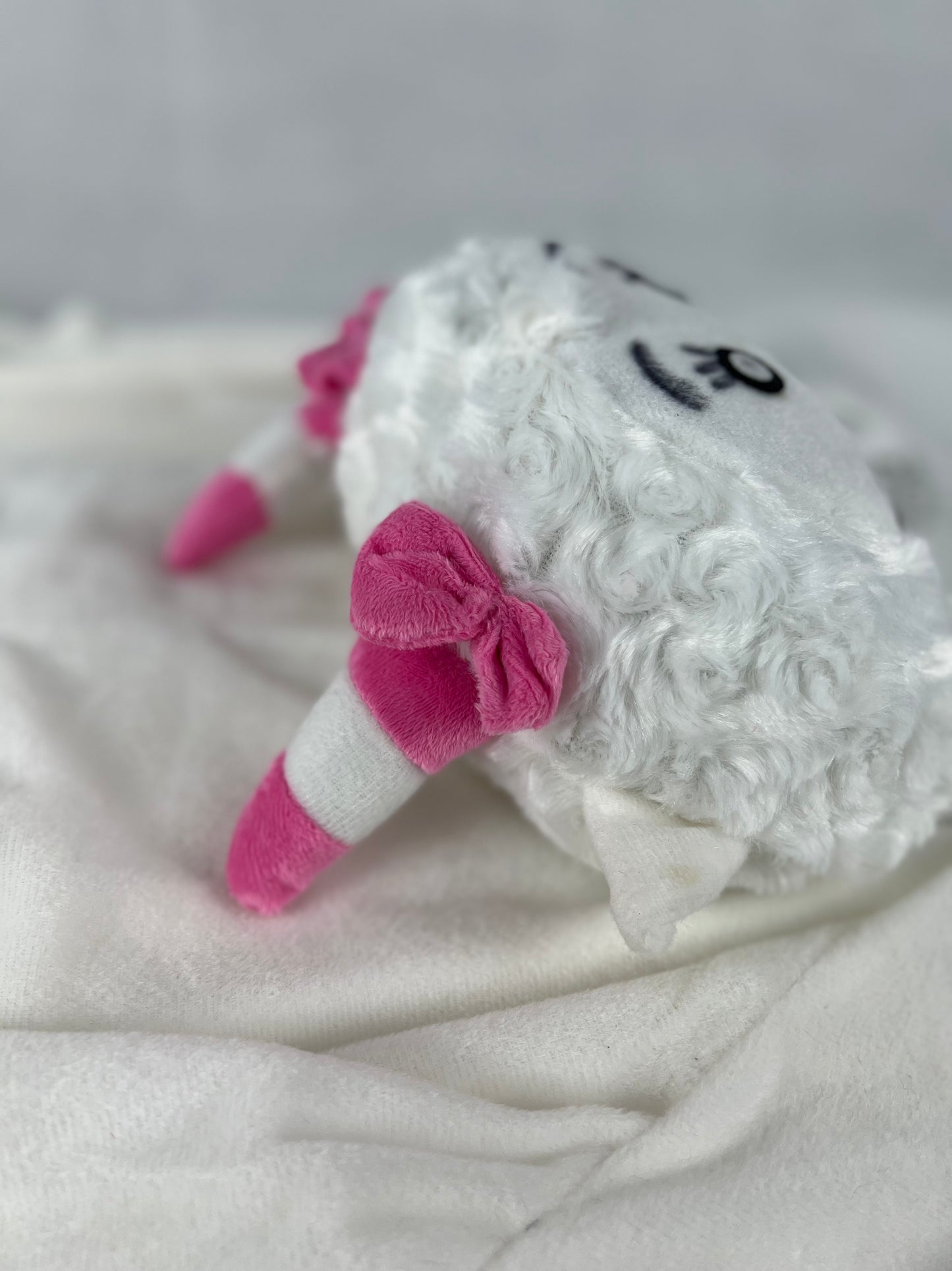 White sheep AH386-19-65