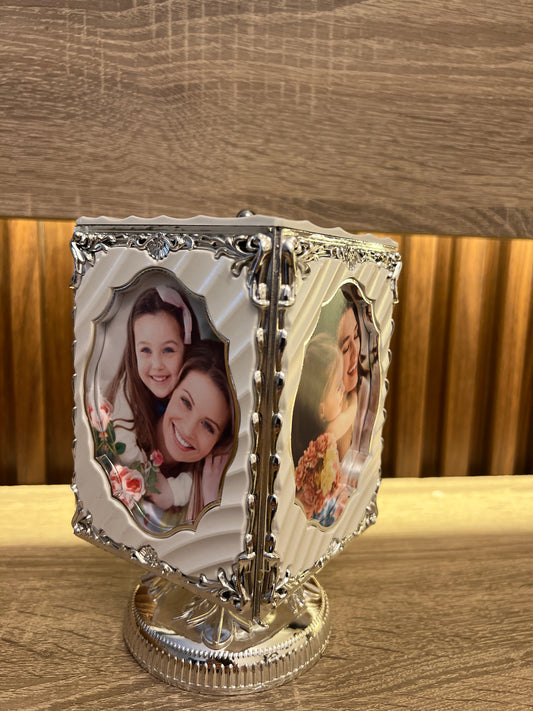 Music box 4 Photos