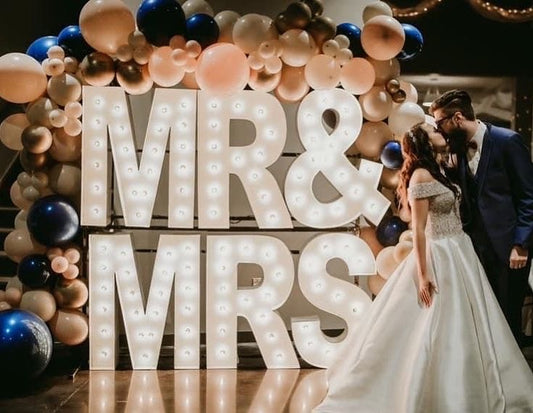 Mr & Mrs Light Letter Up