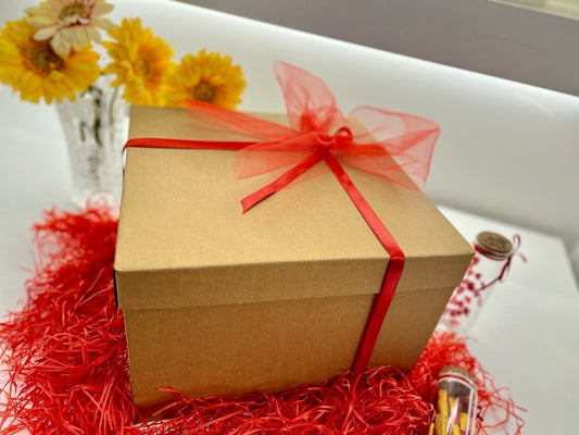 Gift Box H:20/W:30x30 cm